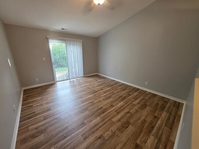 Foto del edificio - 2705/2707 Plaza Ln