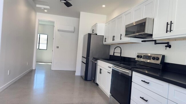 Building Photo - 1831 W Rosal Dr