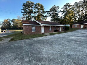 Building Photo - 116 Burlinton Dr
