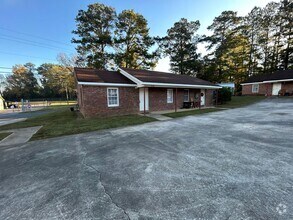 Building Photo - 116 Burlinton Dr