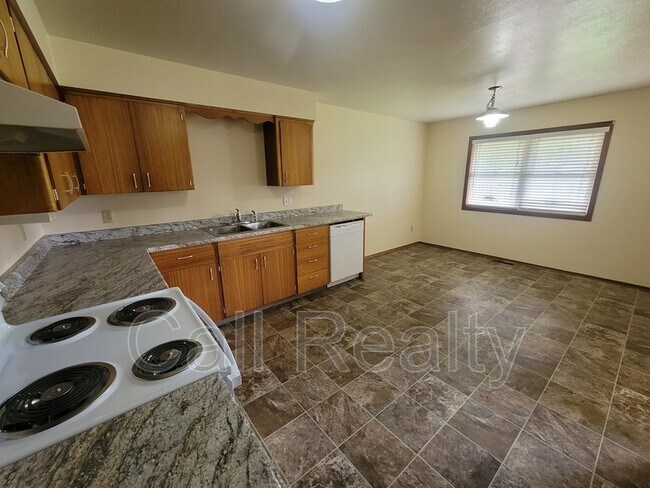 Foto del edificio - 12910 E 22nd Ave