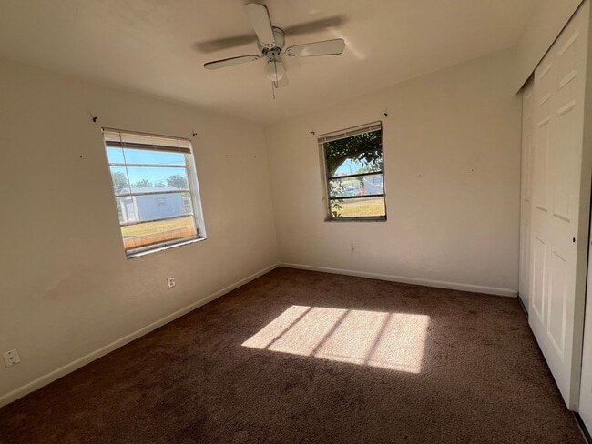 Building Photo - $1,200 ** Annual Lease ** 2 Bedroom / 1 Ba...