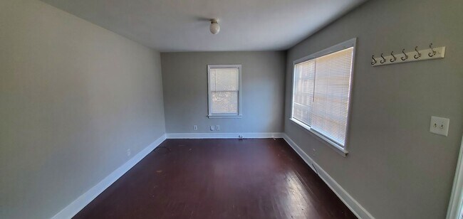 Foto del edificio - 2 Bedroom 1 Bathroom House!