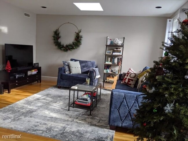 Building Photo - 1 br, 1 bath Apartment - 285 Newbury St