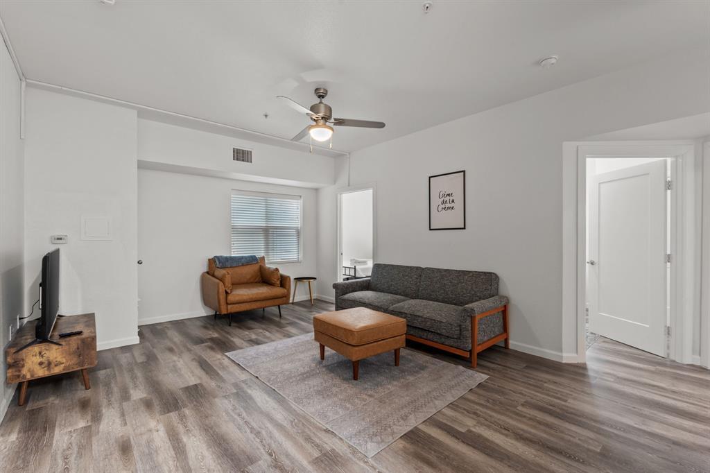 Foto principal - 911 W 22nd St