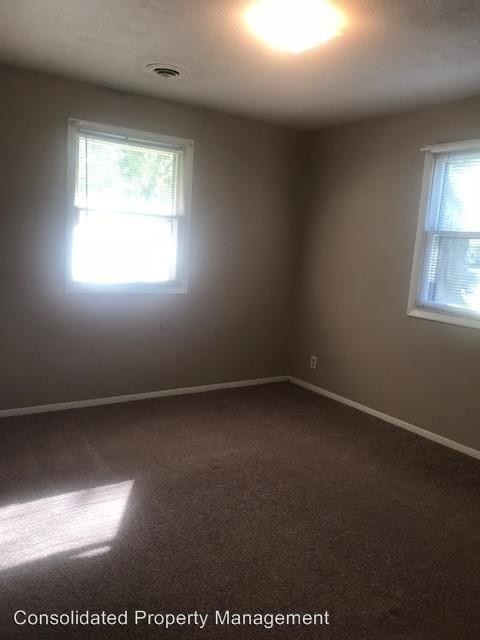 Building Photo - 2704 W Cypress Dr