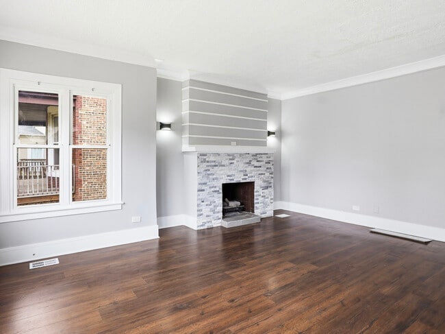 Foto del edificio - 7815 S Emerald Ave