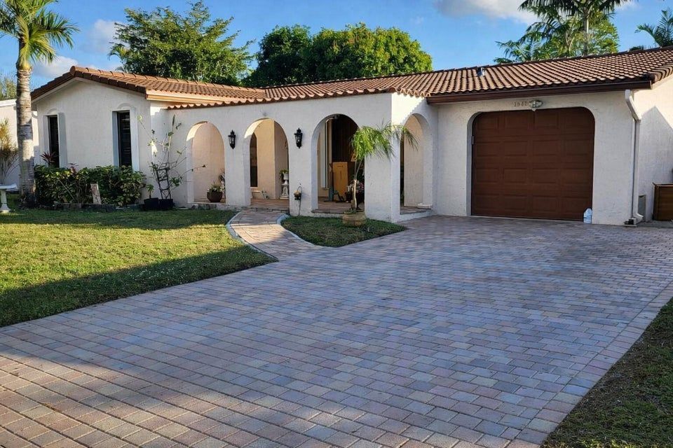 Foto del edificio - 10478 NW 4th St