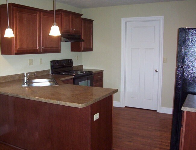 Building Photo - 4513 Somerset