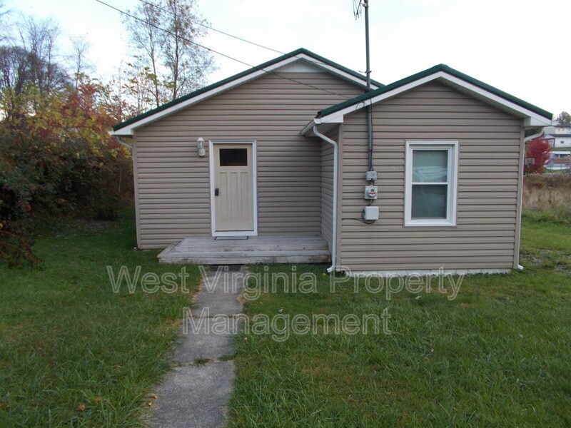 305 Elm St, Beckley, WV 25801 House Rental in Beckley, WV