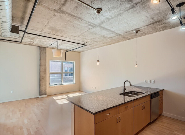 Foto del edificio - 2229 Blake St