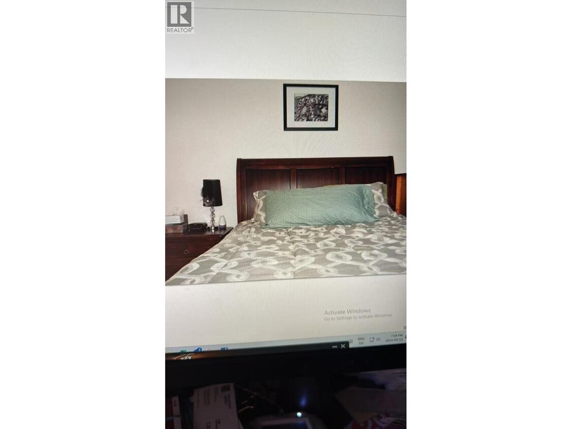 Photo du bâtiment - 8XX W 60th Ave