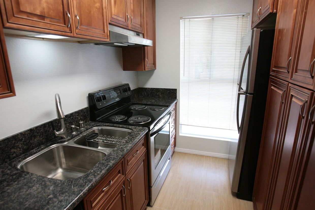 Kitchen,Granite Counter Tops & New Appliances - 5700 Baltimore Dr
