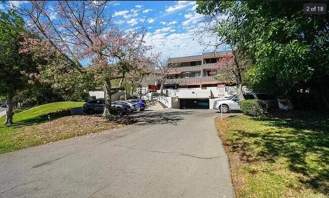 Foto del edificio - 314 Monterey Rd