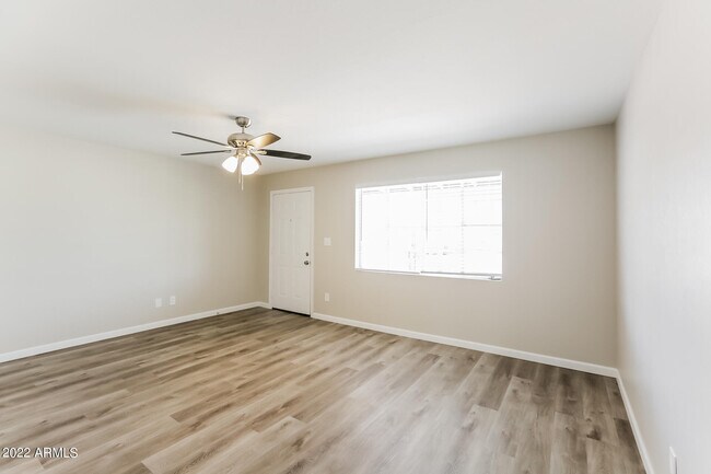 Building Photo - 2314 W Seldon Ln