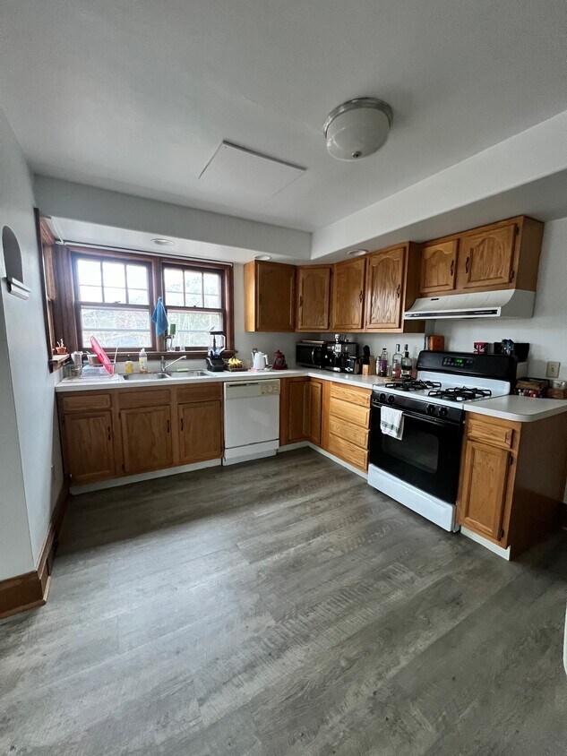Foto principal - 1060 Danby Rd