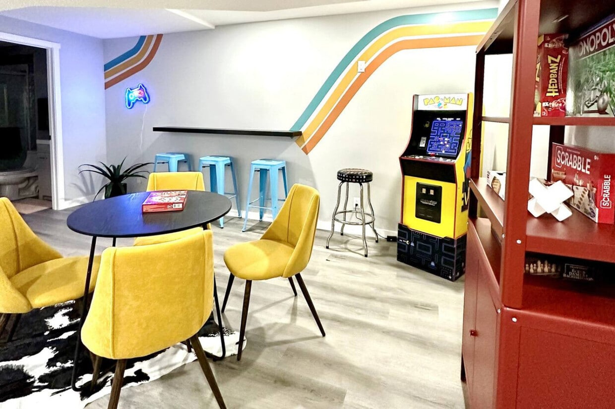 Primary Photo - 20548-20100 100 Ave NW