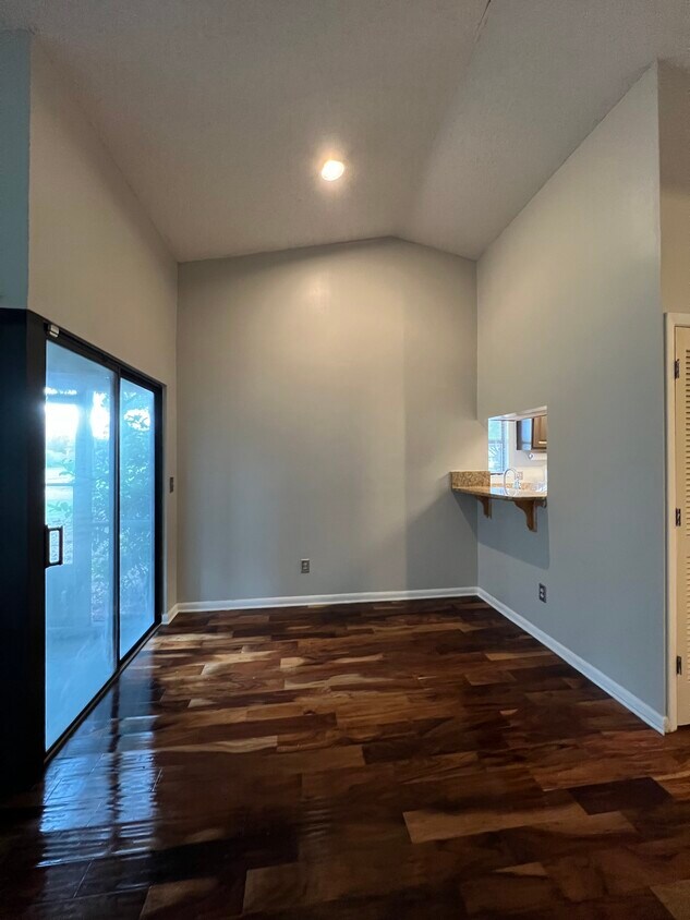 Foto principal - 8343 Westover Ct