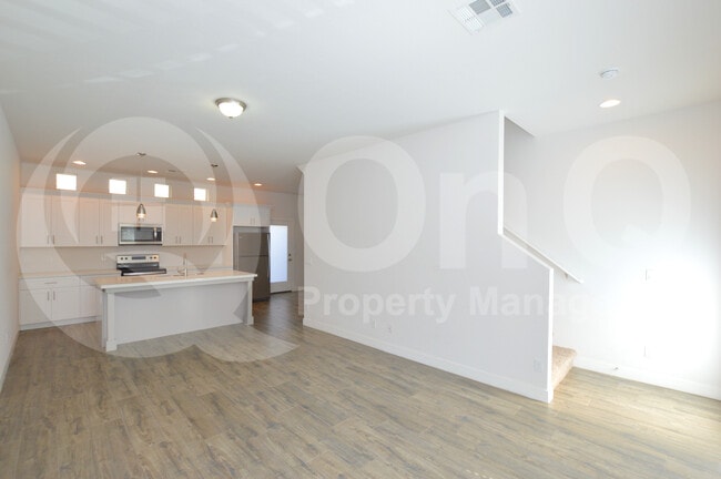 Building Photo - South on 37th Street