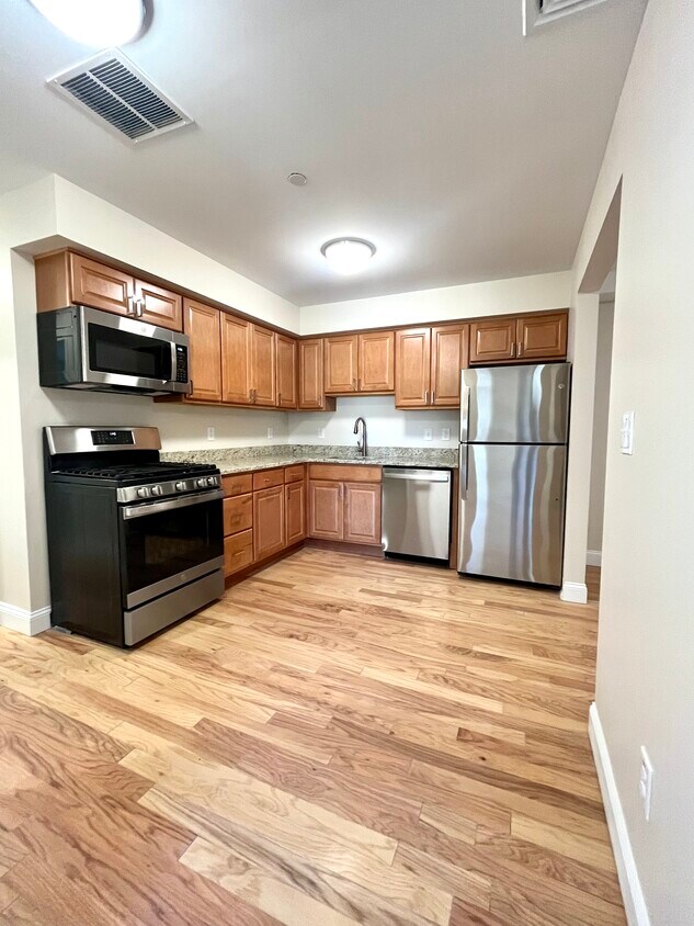 Foto principal - 34 Randolph Dr