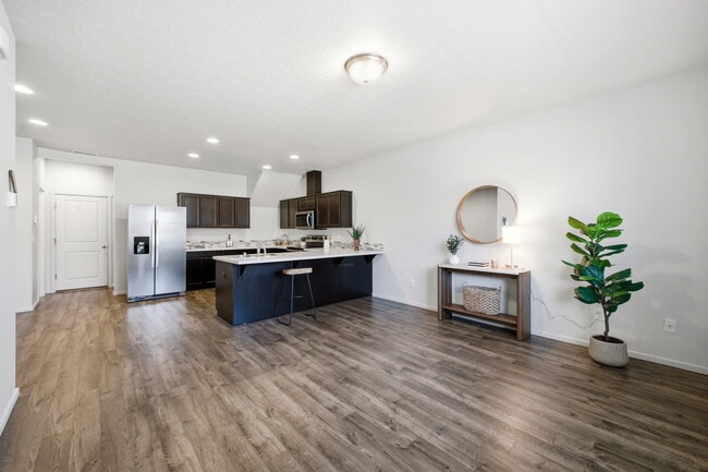 Building Photo - 744 NE 138th Pl