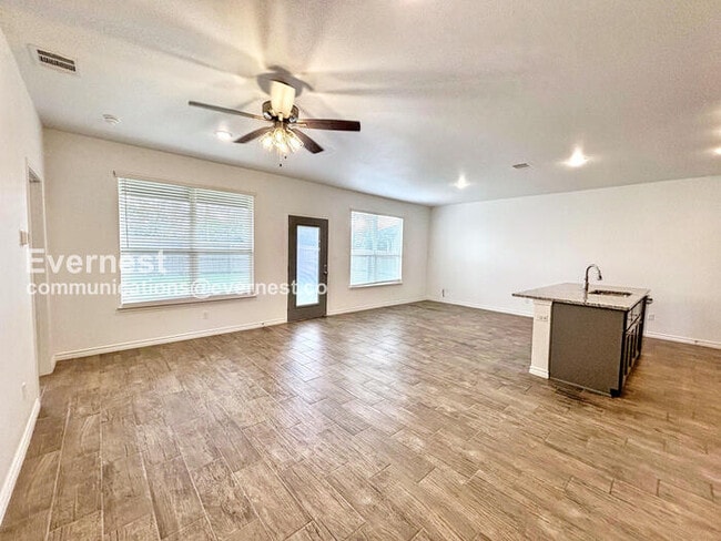 Foto del edificio - 2203 Hornbeam St