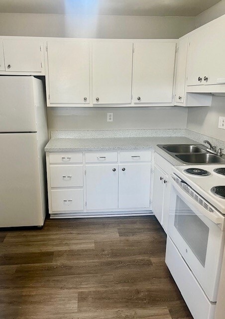 Upgraded Kitchen - Countryside Estates