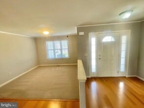 Building Photo - 711 Yorktown Blvd