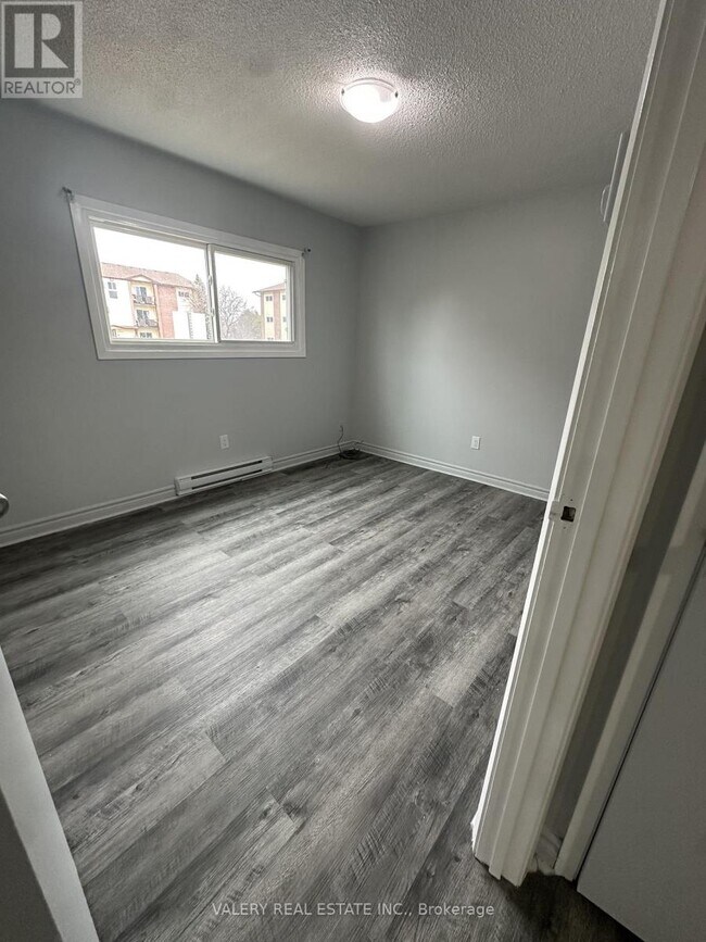 Photo du bâtiment - 11 Lowndes Ave