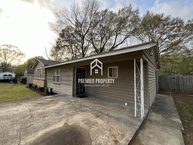 Foto del edificio - 1618 Kilarney Ave