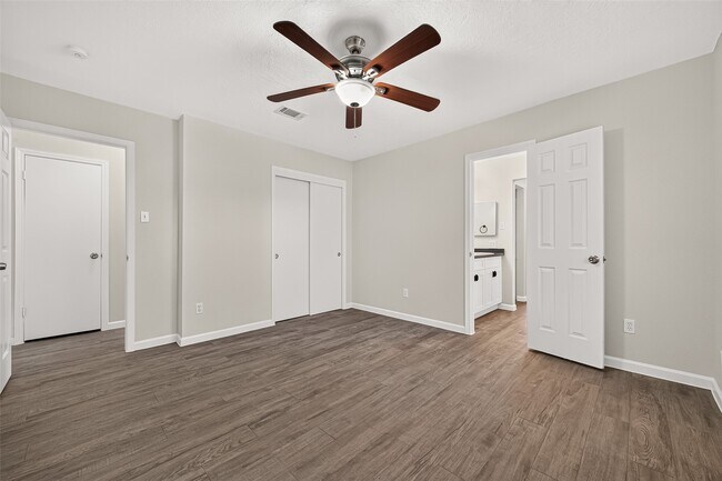 Building Photo - 7407 Cortes Dr