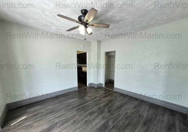 Building Photo - FOR RENT- Beautifully Updated Home Near Golf Course on 4th! Pets ok!!