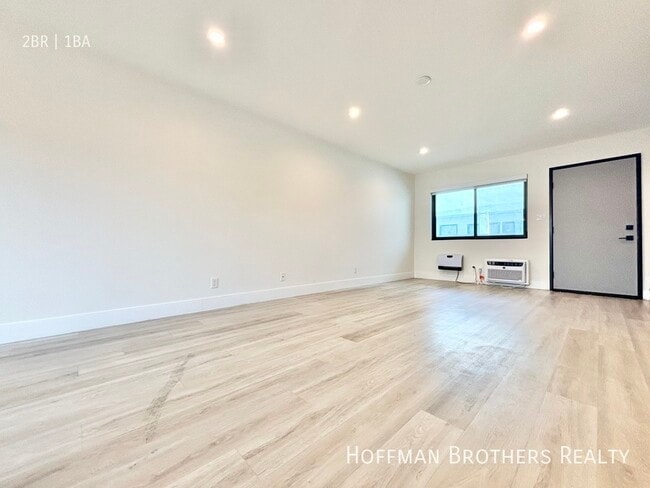 Building Photo - 6958 Woodman Ave