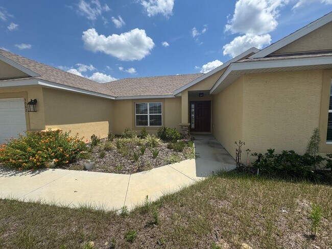 Foto del edificio - Spacious 4BR/2BA Home in Oaks at Ocala Cro...