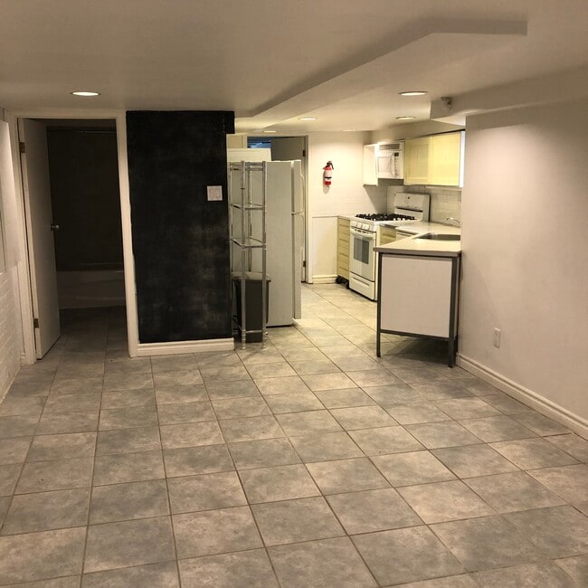 Building Photo - spacious basement apt in West Anex