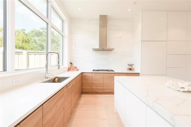 Foto del edificio - 610 N Oak Cliff Blvd