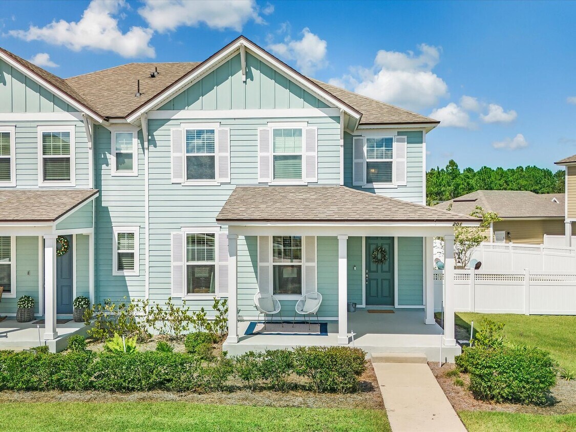 Primary Photo - Resort-Style Living in a Spacious 4-Bedroo...