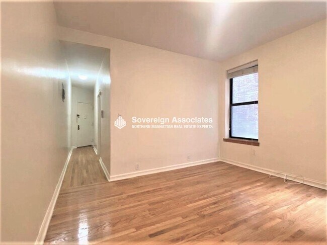 Building Photo - 3135 Broadway