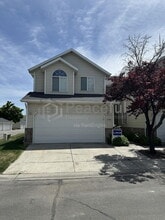 Building Photo - 1541 W Ln Ct