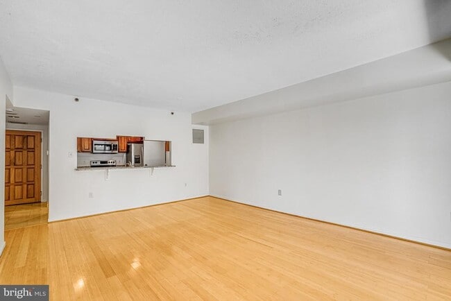 Building Photo - 1530 Key Blvd