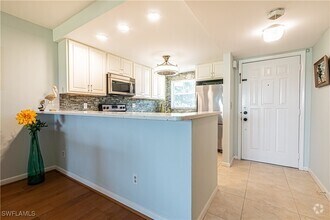 Building Photo - 1 High Point Cir W