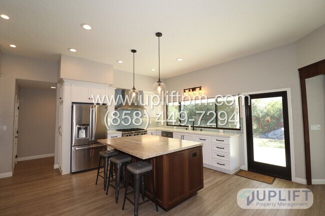 Foto del edificio - 4721 Meadowridge Rd