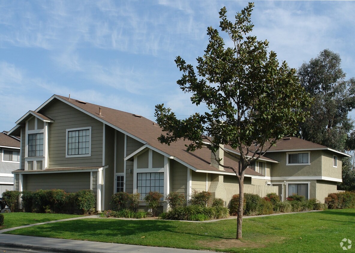 Primary Photo - 11358 Magnolia Ave