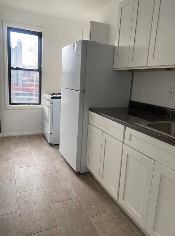 Foto del edificio - 416 E 35th St