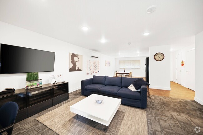 Leasing Office - The Grove