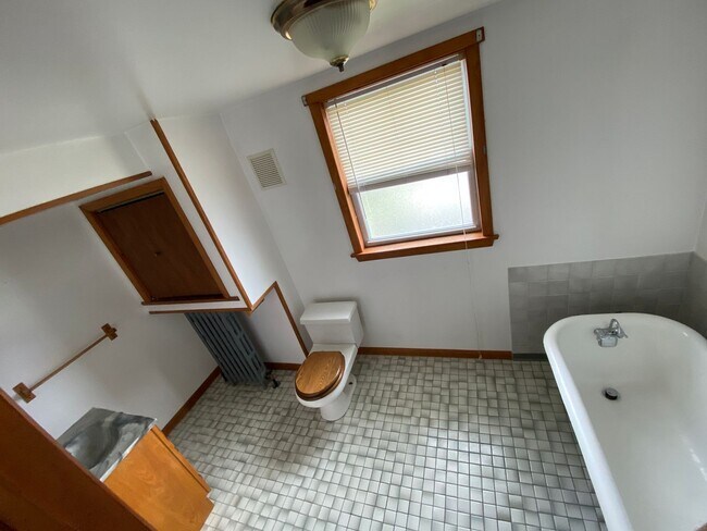 Foto del edificio - 309 W 9th Ave