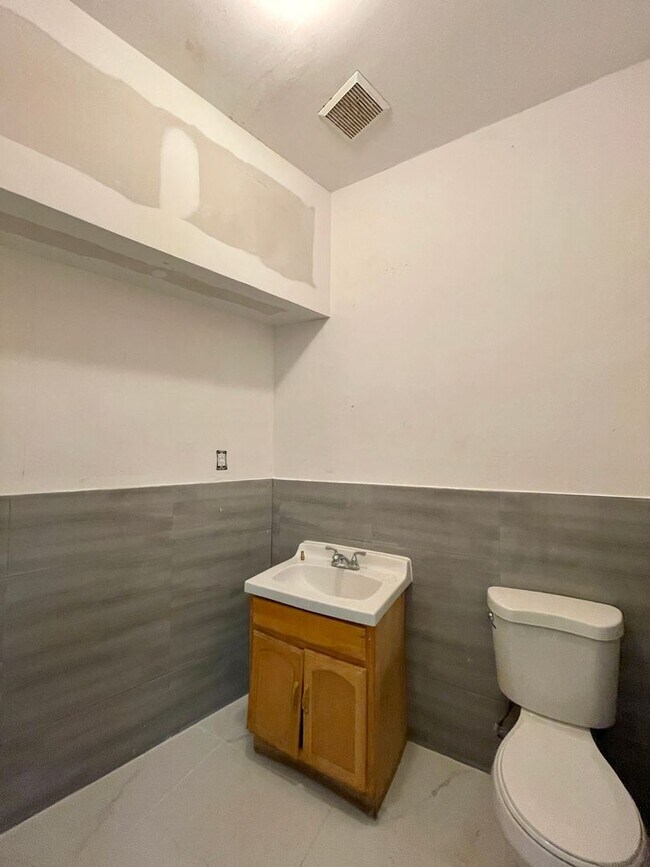 Foto del edificio - 66-78 69th St.