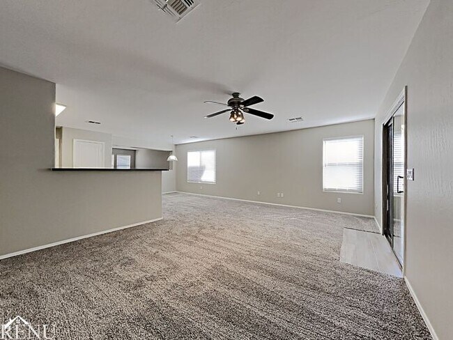 Foto del edificio - 491 E Maddison St