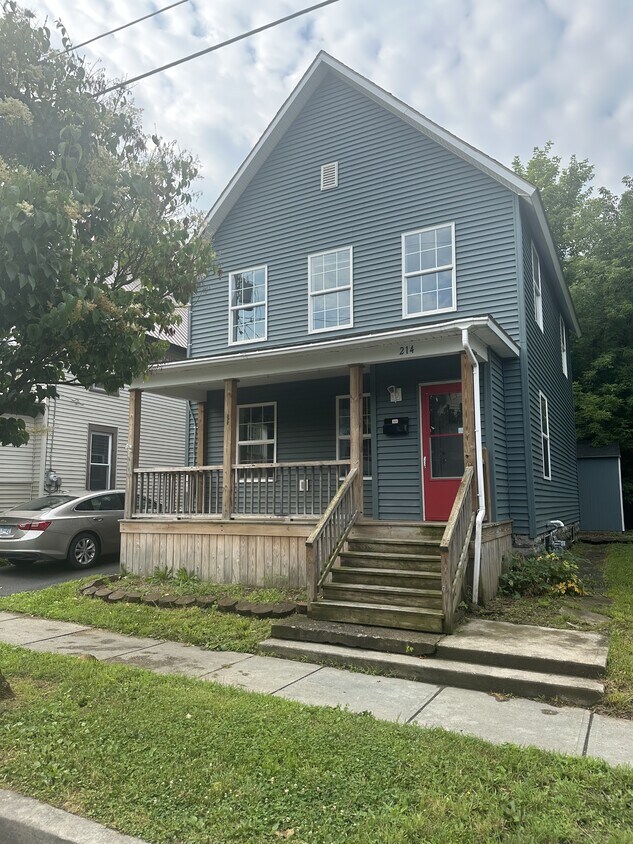 Primary Photo - 214 St Mary St