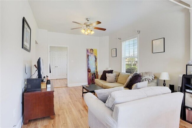 Photo - 213 Polk Street House